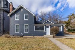 15 CHESTNUT STREET E St. Catharines (Oakdale), ON L2T 1G6