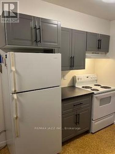 416 Gill Street, Orillia, ON - Indoor Photo Showing Kitchen