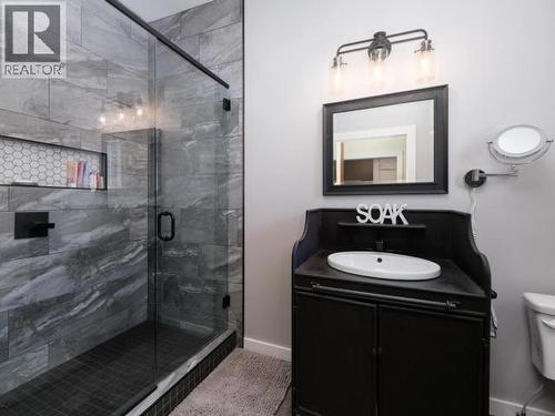 2001 Centennial Street, Whitehorse, YT - Indoor Photo Showing Bathroom