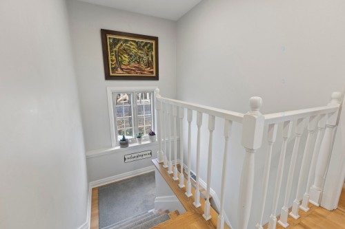 Escalier - 62 Hyde Park Street, Beaconsfield, QC - Indoor Photo Showing Other Room