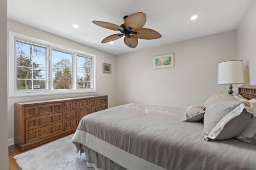 Chambre à coucher - 62 Hyde Park Street, Beaconsfield, QC - Indoor Photo Showing Bedroom
