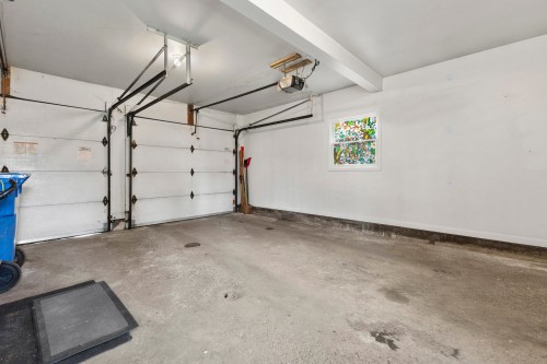 Garage - 62 Hyde Park Street, Beaconsfield, QC - Indoor Photo Showing Garage