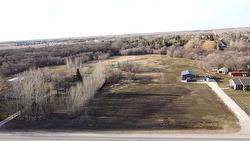 2 River RD  Lorette, MB R5K 0Z6