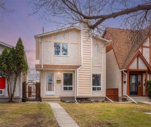 30 Northcliffe DR  Winnipeg, MB R2C 4J4