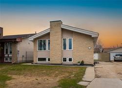 26 Taunus DR  Winnipeg, MB R2G 3Y4