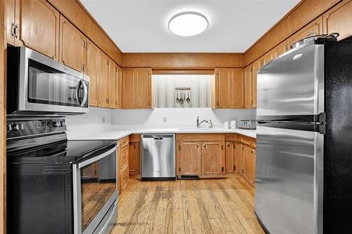 45 Paradise Dr, Winnipeg, MB 