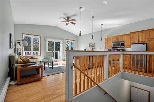 45 Paradise Dr, Winnipeg, MB 