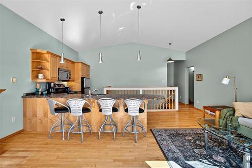 45 Paradise Dr, Winnipeg, MB 