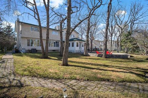 45 Paradise Dr, Winnipeg, MB 