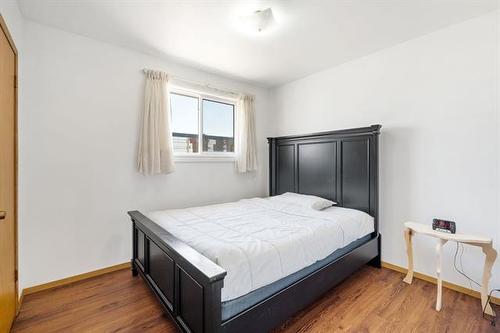 19 Lomond Blvd, Winnipeg, MB 