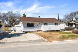 19 Lomond BLVD  Winnipeg, MB R2J 1Y1