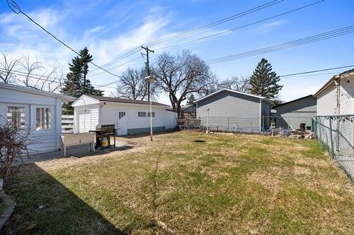 19 Lomond Blvd, Winnipeg, MB 