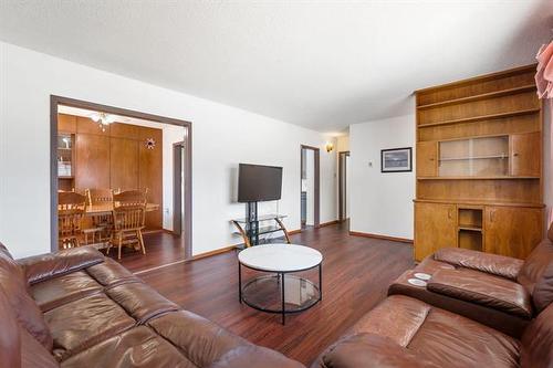 19 Lomond Blvd, Winnipeg, MB 