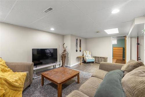 744 Simpson Ave, Winnipeg, MB 