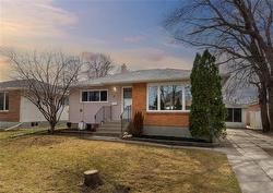 744 Simpson AVE  Winnipeg, MB R2K 1R9