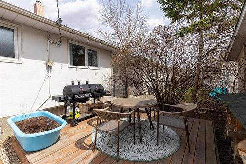 744 Simpson Ave, Winnipeg, MB 