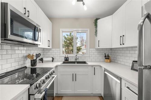 744 Simpson Ave, Winnipeg, MB 