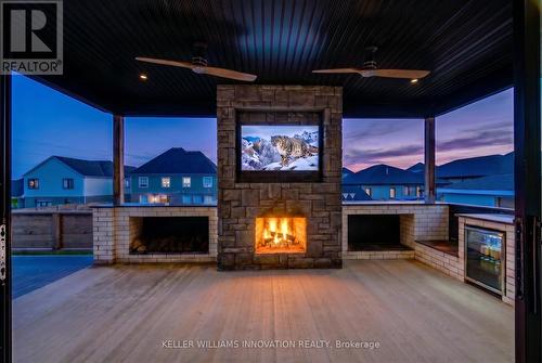 8 Edgeview Crescent W, Middlesex Centre, ON - Indoor With Fireplace