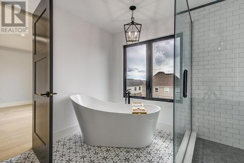 8 Edgeview Crescent W, Middlesex Centre, ON - Indoor Photo Showing Bathroom