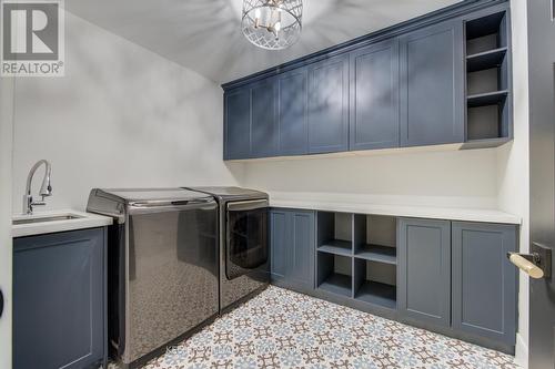 8 Edgeview Crescent W, Middlesex Centre, ON - Indoor Photo Showing Laundry Room