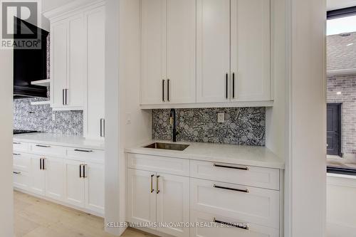 8 Edgeview Crescent W, Middlesex Centre, ON - Indoor