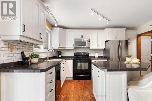 24 Grand Hill Drive, Kitchener, ON - Indoor Photo Showing Kitchen With Upgraded Kitchen