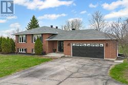 14 DAVIS LANE Rideau Lakes, ON K7A 4S5
