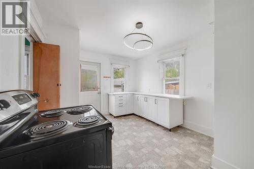 3574 Bloomfield Rd., Windsor, ON - Indoor Photo Showing Kitchen