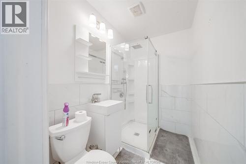3574 Bloomfield Rd., Windsor, ON - Indoor Photo Showing Bathroom