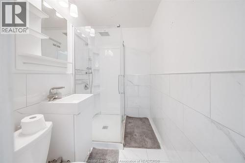 3574 Bloomfield Rd., Windsor, ON - Indoor Photo Showing Bathroom