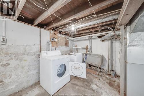 3574 Bloomfield Rd., Windsor, ON - Indoor Photo Showing Laundry Room
