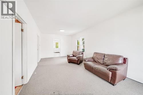 3574 Bloomfield Rd., Windsor, ON - Indoor