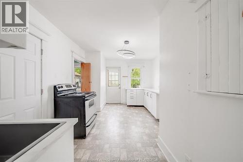 3574 Bloomfield Rd., Windsor, ON - Indoor