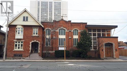 18 Victoria Avenue S, Hamilton, ON 