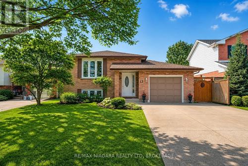 13 CORNWELL CIRCLE  St. Catharines (Ridley), ON L2S 3C4