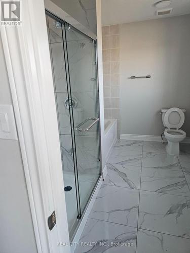 132 Sunset Way, Thorold, ON - Indoor Photo Showing Bathroom