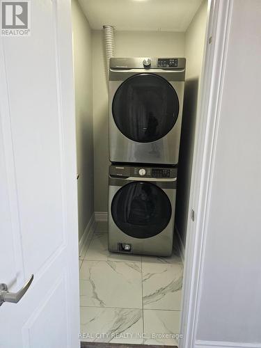 132 Sunset Way, Thorold, ON - Indoor Photo Showing Laundry Room