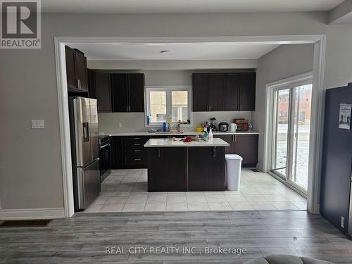 132 Sunset Way, Thorold, ON - Indoor Photo Showing Kitchen