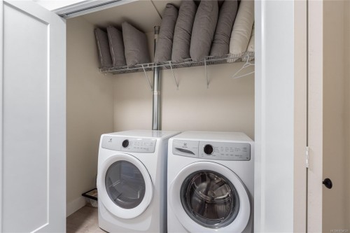 340 Millstone Ave, Nanaimo, BC - Indoor Photo Showing Laundry Room