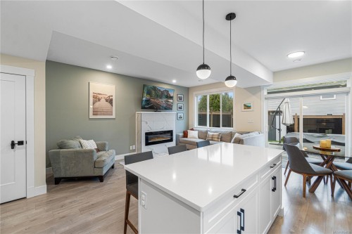 340 Millstone Ave, Nanaimo, BC - Indoor With Fireplace