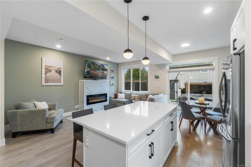 340 Millstone Ave, Nanaimo, BC - Indoor With Fireplace