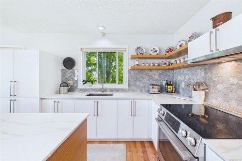 6058 Christopher Rd, Nanaimo, BC 