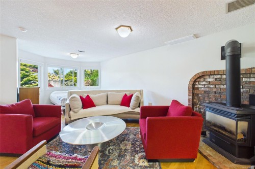6058 Christopher Rd, Nanaimo, BC 