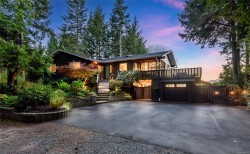 1165 Glen Urquhart Dr Courtenay, BC V9N 3Y3