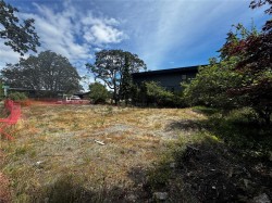 2501 Wootton Cres Oak Bay, BC V8R 5M7