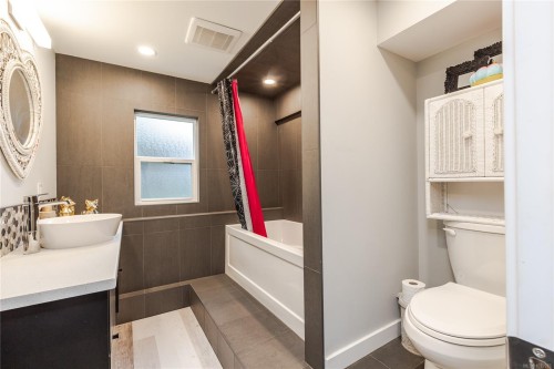 2348 Thomas Pl, Nanaimo, BC 
