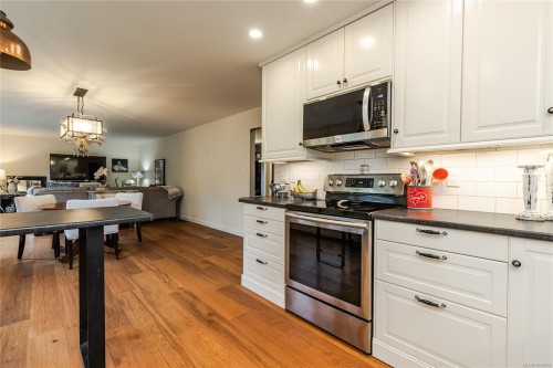 2348 Thomas Pl, Nanaimo, BC 