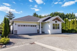 808 Jagdeep Pl Saanich, BC V8X 2N3