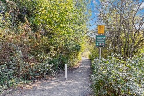 808 Jagdeep Pl, Saanich, BC 