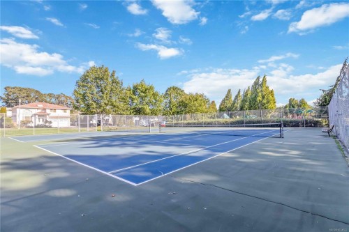808 Jagdeep Pl, Saanich, BC 